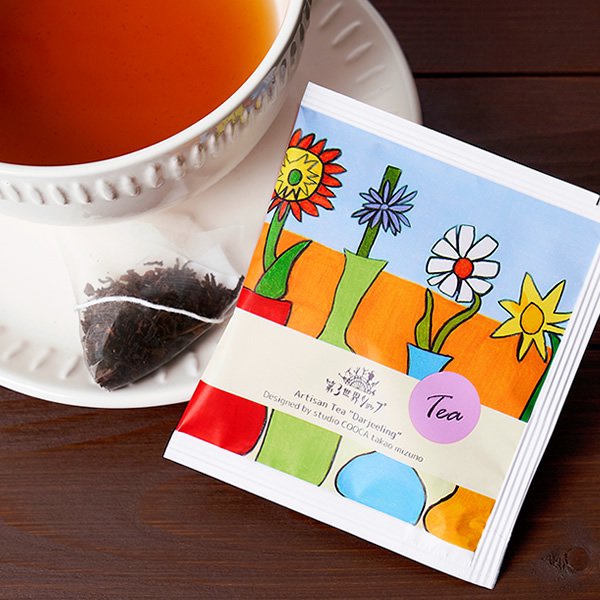 【紅茶】第3世界ショップ フェアトレード Artisan ダージリンティー (花びんの花) 1包