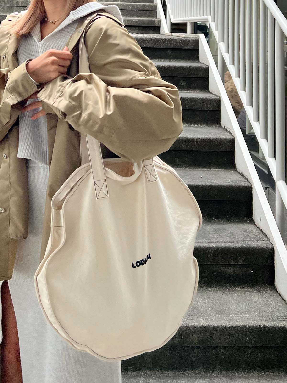 Circle shop tote bag