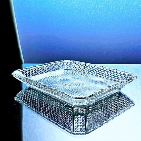 輝くオールドバカラ ディアマンビゾーのトレイ中【19世紀後半 】 輝くオールドバカラ ディアマンビゾーのトレイ中【19世紀後半