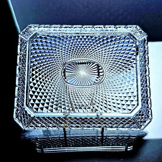 輝くオールドバカラ ディアマンビゾーのトレイ中【19世紀後半 】 輝くオールドバカラ ディアマンビゾーのトレイ中【19世紀後半