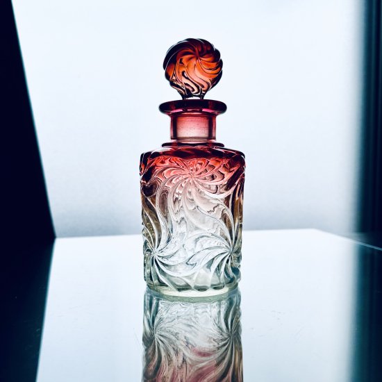 薔薇色のオールドバカラ ローザスミュルティプルの香水瓶#大69 【1916年】ローズレッド - Baccarat Amour《バカラムール》　 オールドバカラとフランスアンティークのお店