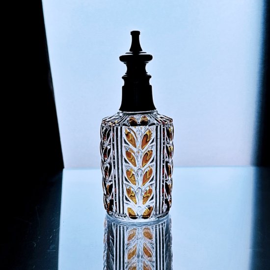 輝くオールドバカラ ローリエの香水瓶【19世紀後半】アンバー tic