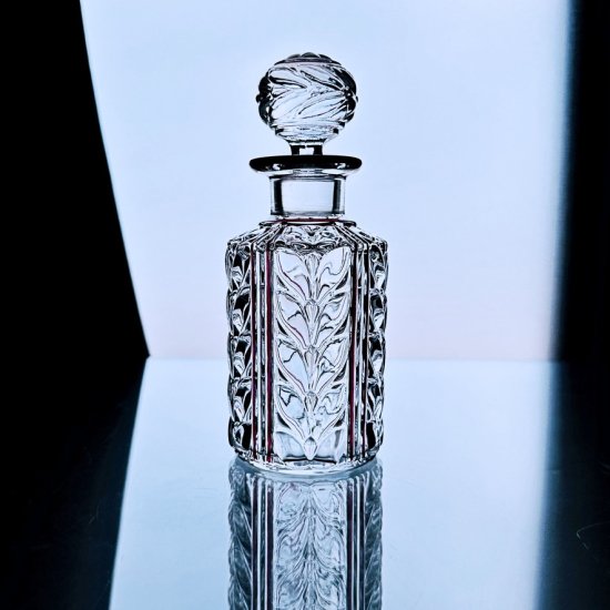 輝くオールドバカラ ローリエの香水瓶 【19世紀後半】ワインレッド