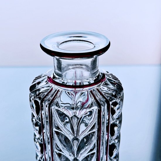 輝くオールドバカラ ローリエの香水瓶 【19世紀後半】ワインレッド-