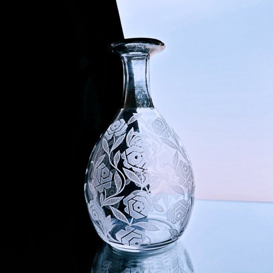 クリスタルガラス【名品】バカラ　草花文硝子　花瓶　フラワーベース