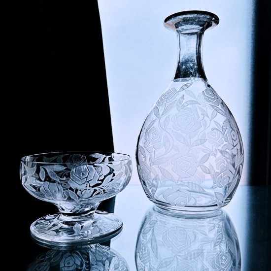 クリスタルガラス【名品】バカラ　草花文硝子　花瓶　フラワーベース