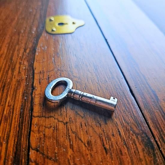 極上オールドバカラ リボンとリース模様の豪華な箱入りリキュール 極上オールドバカラ リボンとリース模様の豪華な箱入りリキュール