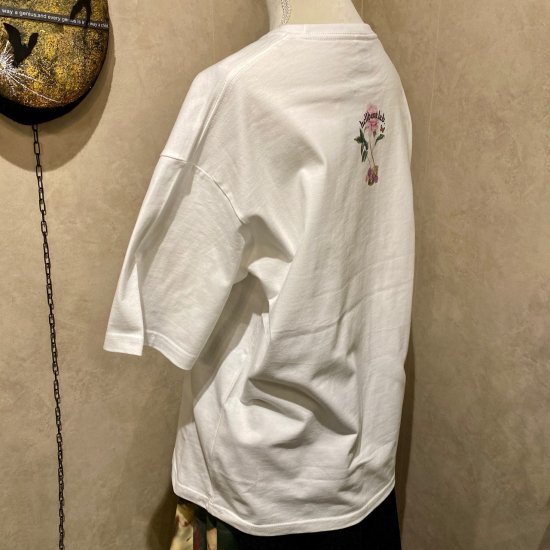 【hellbent lab.】ベラルゴシの復活を待ち望む婦人の肖像　ビッグシルエットTシャツ　ユニセックス Lサイズ　ホワイト