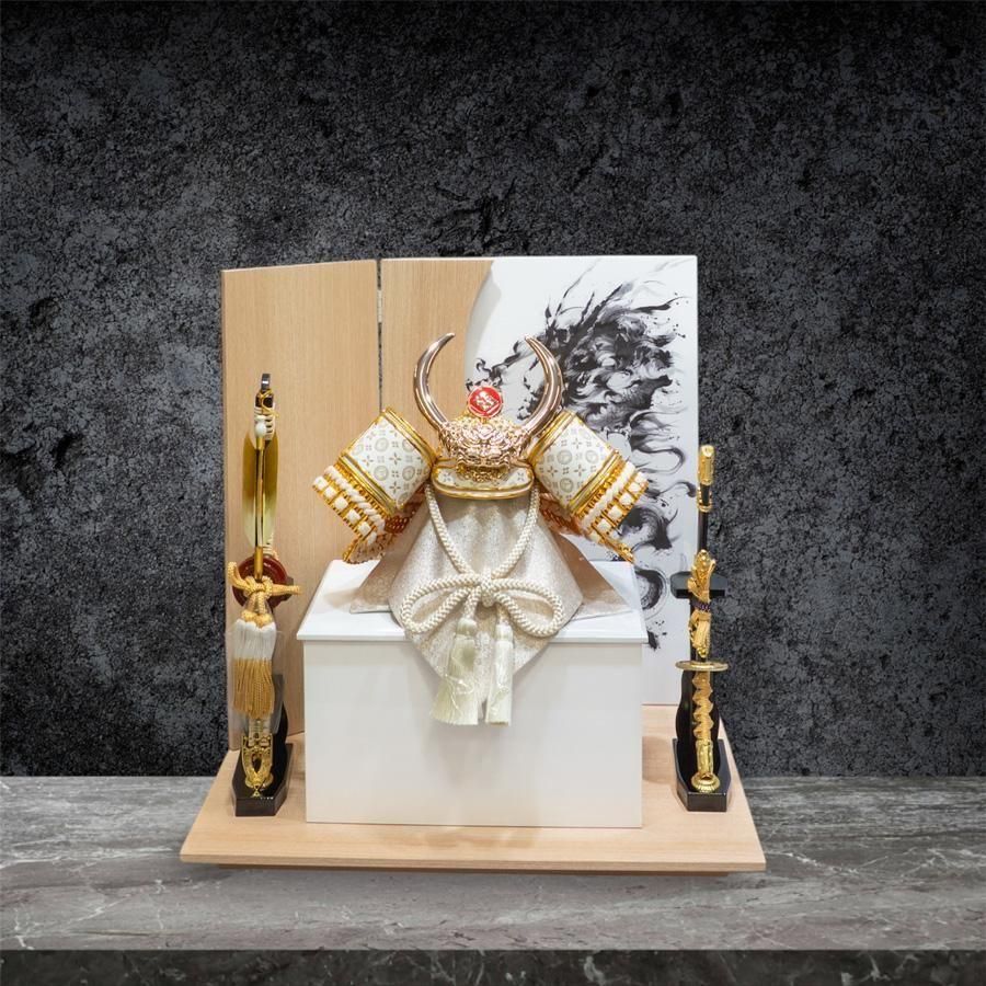 週末値引　陶器の城と人形の装飾品 週末値引 陶器の城と人形の装飾品