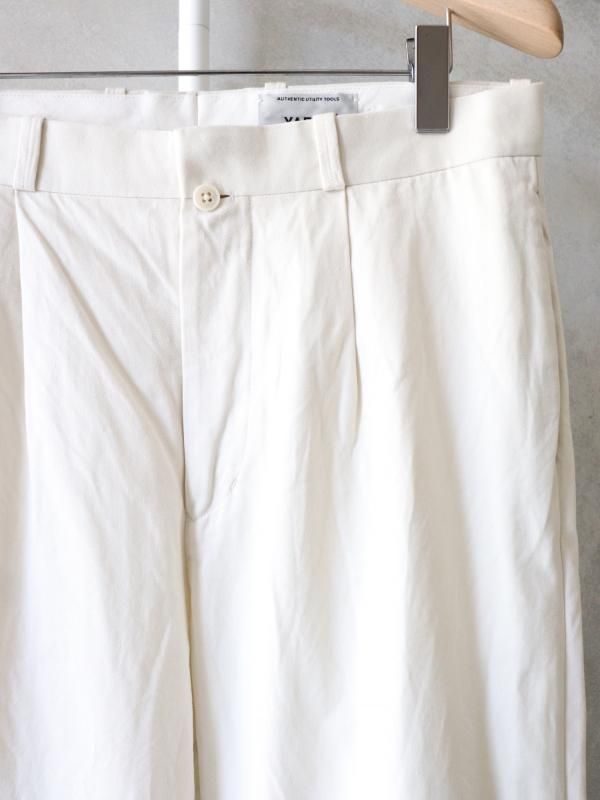 YAECA チノパン タックテーパード WHITE  【68602】 YAECA チノパン タックテーパード WHITE 〔レディース〕 【68602