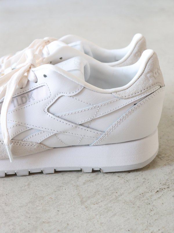 人気カラーの Reebok 1LDK コラボ 1LDK LEATHER CLASSIC スニーカー