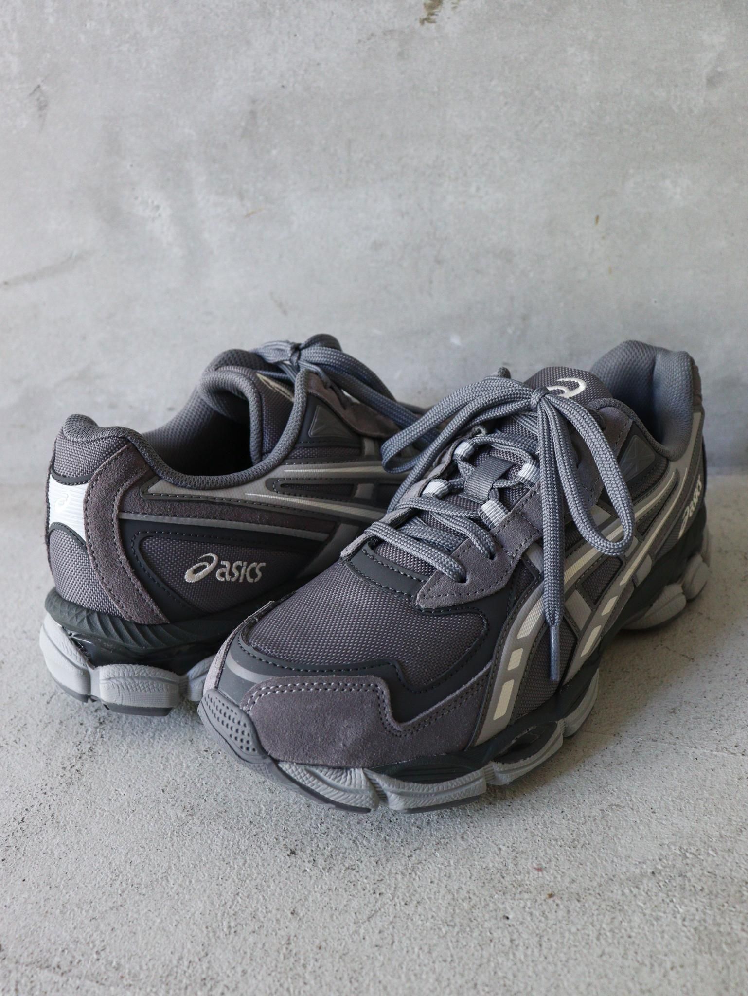 ASICS（アシックス）GEL-NYC 2055 / CARBON×CEMENT GREY 公式