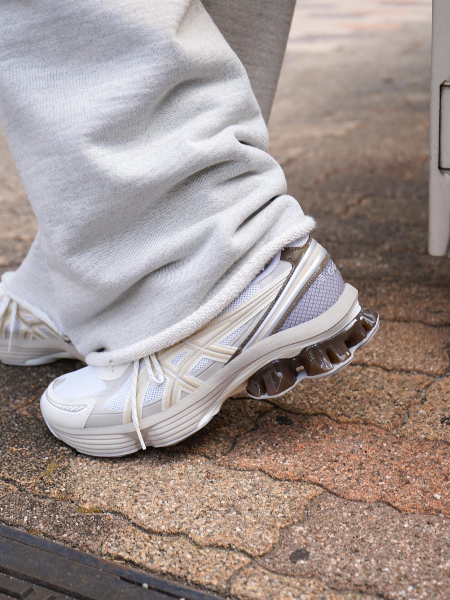 ASICS 