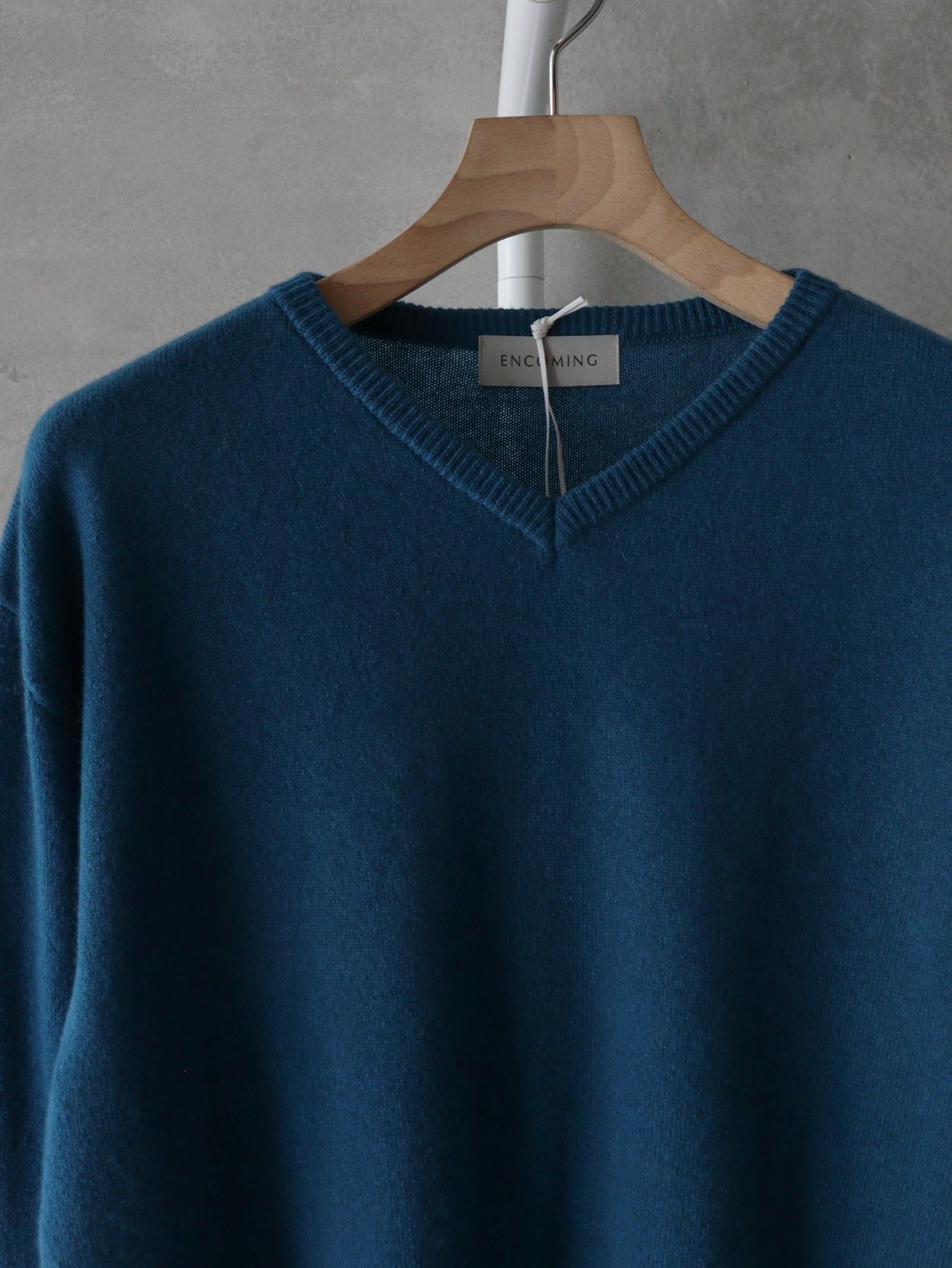 【ENCOMING】KNITTED V NECK JUMPER ENCOMING - KNITTED V NECK JUMPER Blue – STUDY SHOWROOM STORE