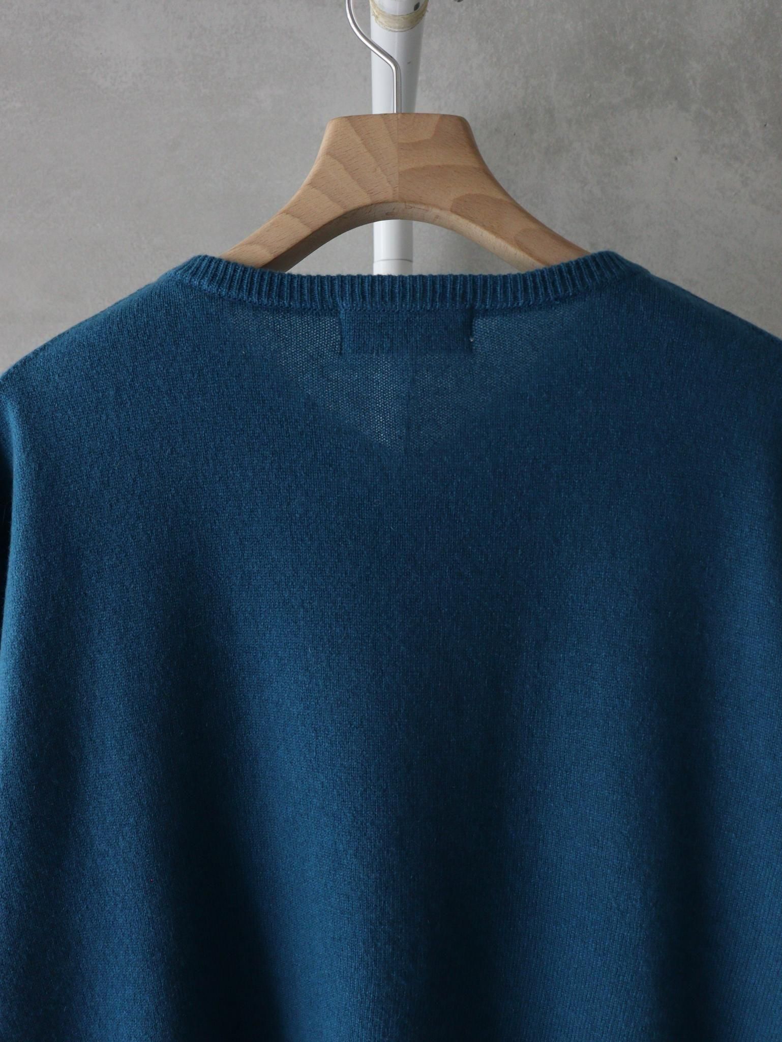 【ENCOMING】KNITTED V NECK JUMPER ENCOMING KNITTED V NECK JUMPER | MusterWerk Sud.