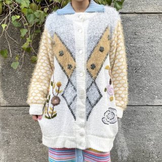 <img class='new_mark_img1' src='https://img.shop-pro.jp/img/new/icons24.gif' style='border:none;display:inline;margin:0px;padding:0px;width:auto;' />Retro Flower Knit Jacket