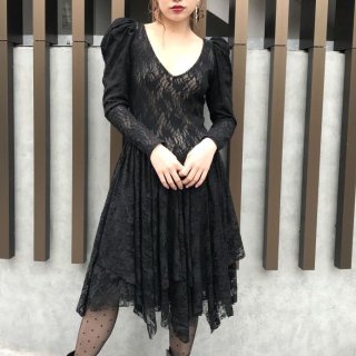 <img class='new_mark_img1' src='https://img.shop-pro.jp/img/new/icons20.gif' style='border:none;display:inline;margin:0px;padding:0px;width:auto;' />Puff Sleeve Black Lace Dress
