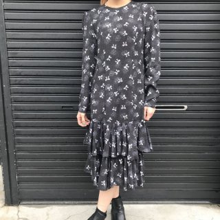 <img class='new_mark_img1' src='https://img.shop-pro.jp/img/new/icons20.gif' style='border:none;display:inline;margin:0px;padding:0px;width:auto;' />Ribbon Tiered Dress BLK