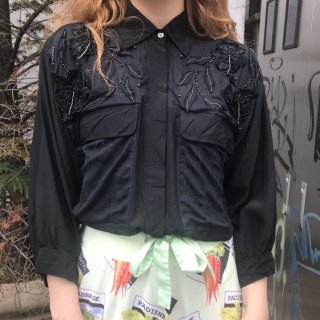 <img class='new_mark_img1' src='https://img.shop-pro.jp/img/new/icons20.gif' style='border:none;display:inline;margin:0px;padding:0px;width:auto;' />Flower Motif Mesh Switching Shirt BLK