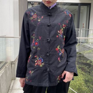<img class='new_mark_img1' src='https://img.shop-pro.jp/img/new/icons20.gif' style='border:none;display:inline;margin:0px;padding:0px;width:auto;' />Flower Embroidery China Shirt