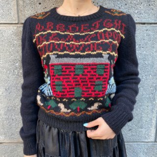 <img class='new_mark_img1' src='https://img.shop-pro.jp/img/new/icons20.gif' style='border:none;display:inline;margin:0px;padding:0px;width:auto;' />Alphabet House Sweater BLK