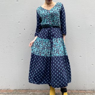 v-neck blue flower dress