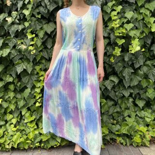 <img class='new_mark_img1' src='https://img.shop-pro.jp/img/new/icons20.gif' style='border:none;display:inline;margin:0px;padding:0px;width:auto;' />Botanical Embroidery Tie-dye N/S Dress