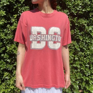 <img class='new_mark_img1' src='https://img.shop-pro.jp/img/new/icons20.gif' style='border:none;display:inline;margin:0px;padding:0px;width:auto;' />WASHINGTON DC T-shirt RED