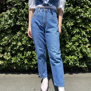 <img class='new_mark_img1' src='https://img.shop-pro.jp/img/new/icons14.gif' style='border:none;display:inline;margin:0px;padding:0px;width:auto;' />Tapered Denim Pants