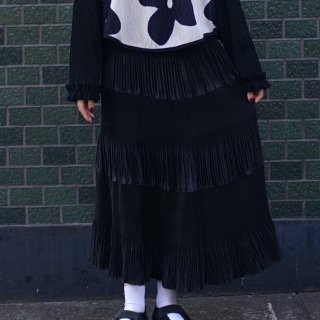 Black pleats long skirt