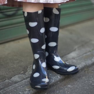 Dot rain boots