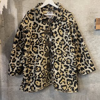 Big leopard over jacket 