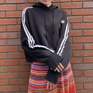 <img class='new_mark_img1' src='https://img.shop-pro.jp/img/new/icons11.gif' style='border:none;display:inline;margin:0px;padding:0px;width:auto;' />ADIDAS cropped hoodie black