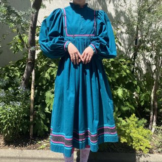 <img class='new_mark_img1' src='https://img.shop-pro.jp/img/new/icons11.gif' style='border:none;display:inline;margin:0px;padding:0px;width:auto;' />Vintage piping volume sleeve dress