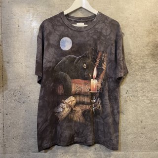 Black cat book T-shirt 