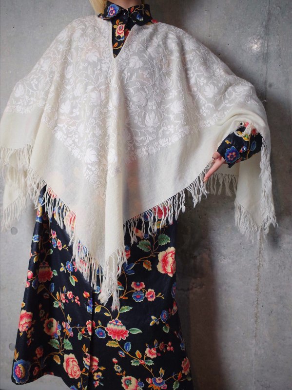 Embroidery All White Poncho