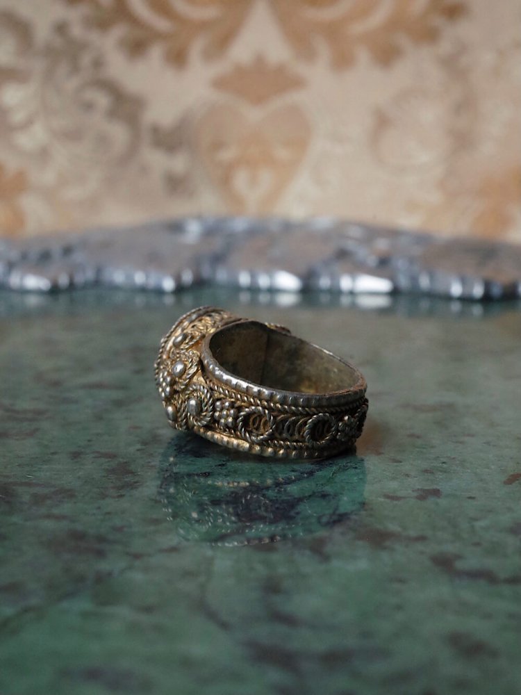 Vintage Art Nouveau Classical Costume Ring c.1960s