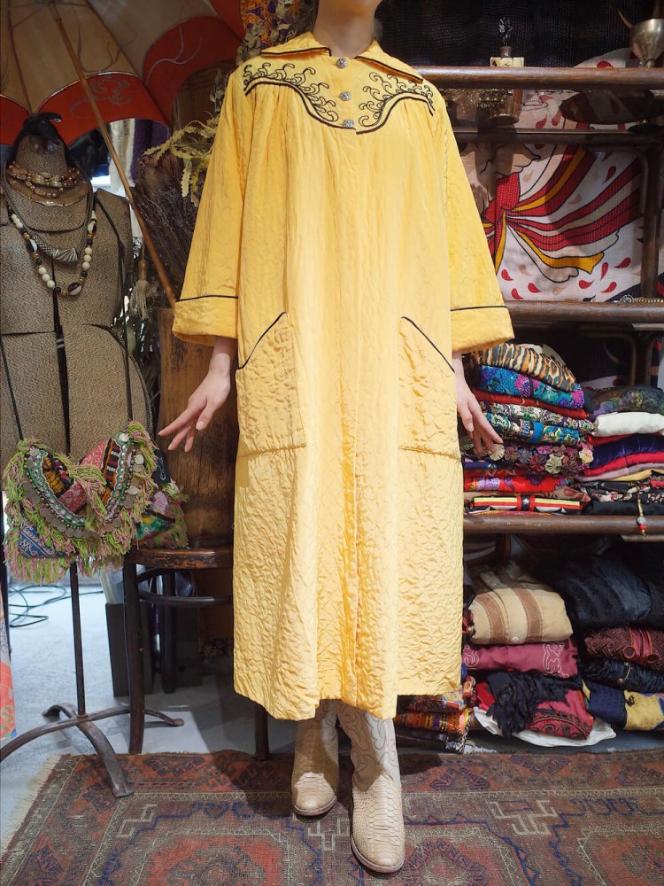 c.1940s Yellow Quilting Embroidery Gown / Dress