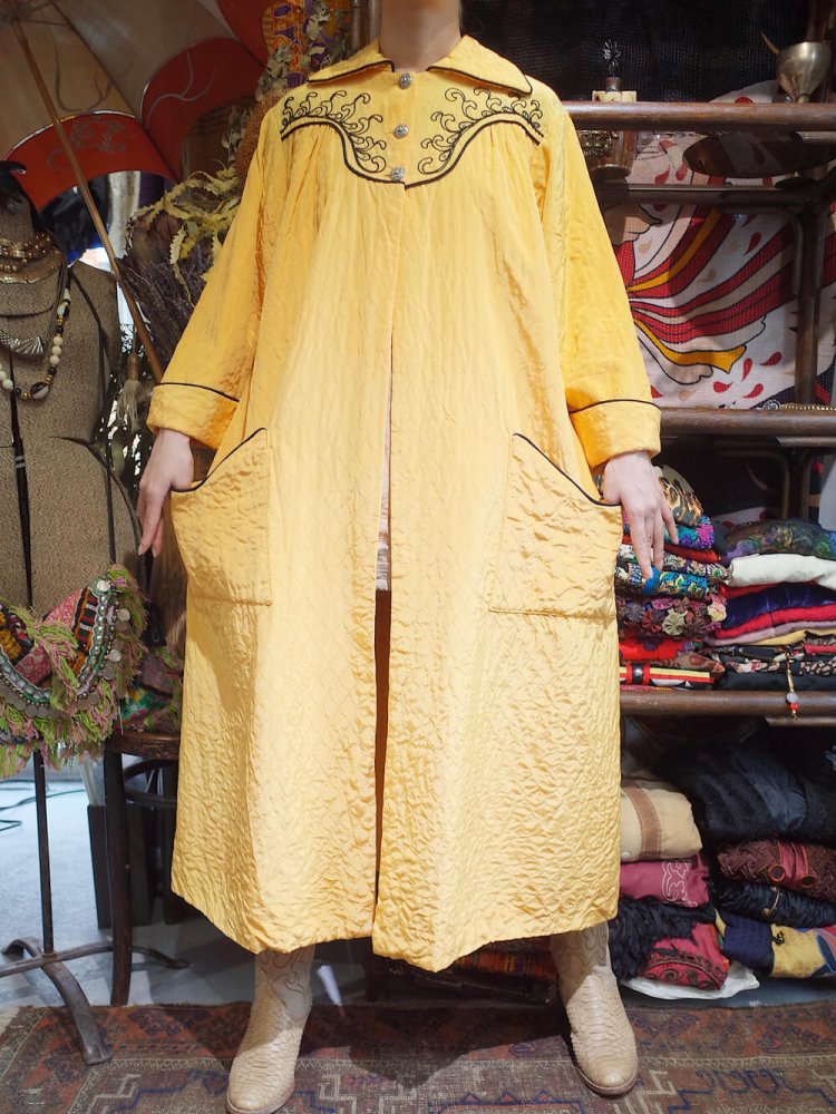 c.1940s Yellow Quilting Embroidery Gown / Dress