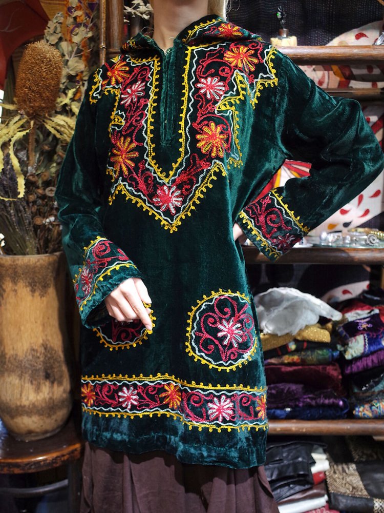 c.1970s India Embroidery Deep Green Velvet Hoodie