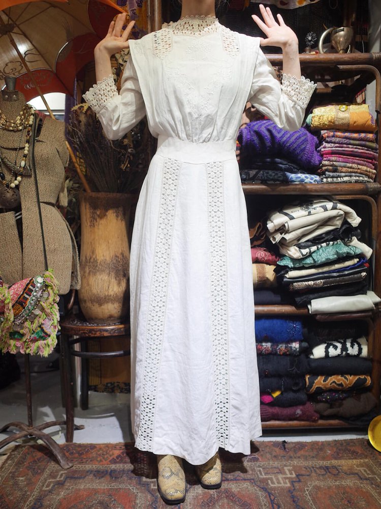 Over A Century Early 1900s Antique Embroidery & Lace Beautiful White Dress