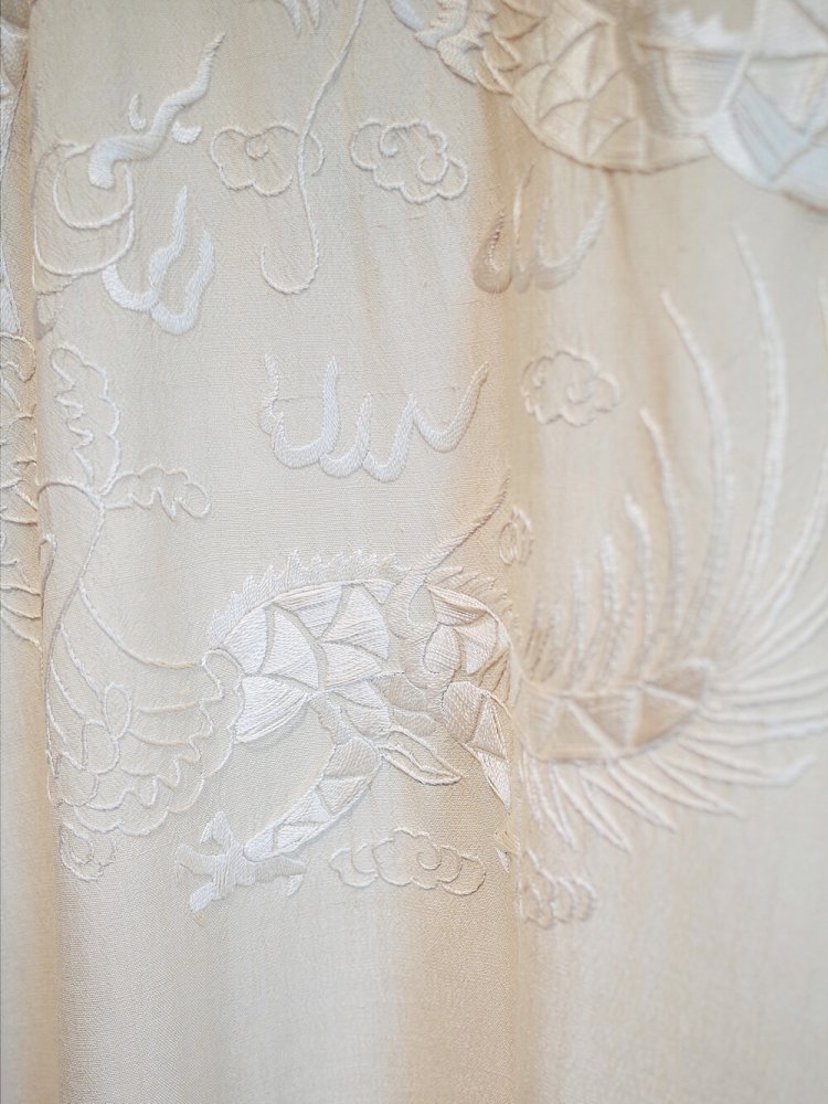 c.1920s White Dragon Embroidery Gown