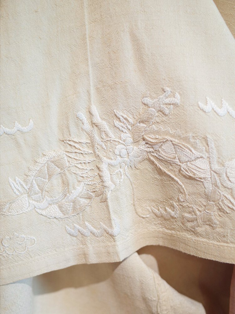 c.1920s White Dragon Embroidery Gown