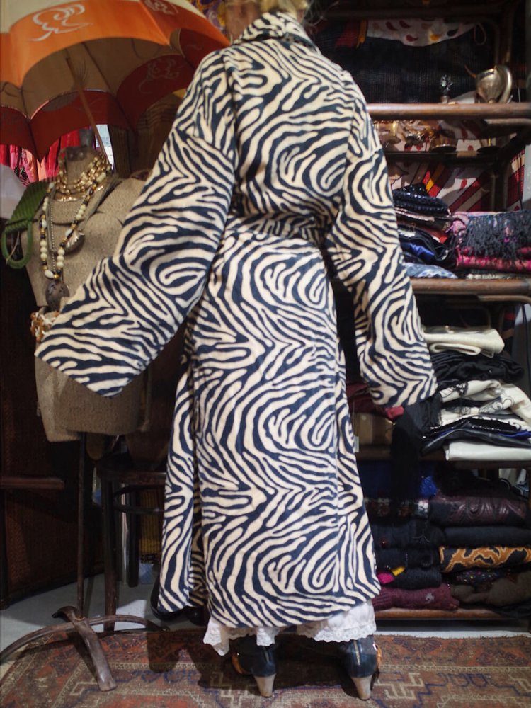 Abstract Smoke Pattern Pile Gown Coat