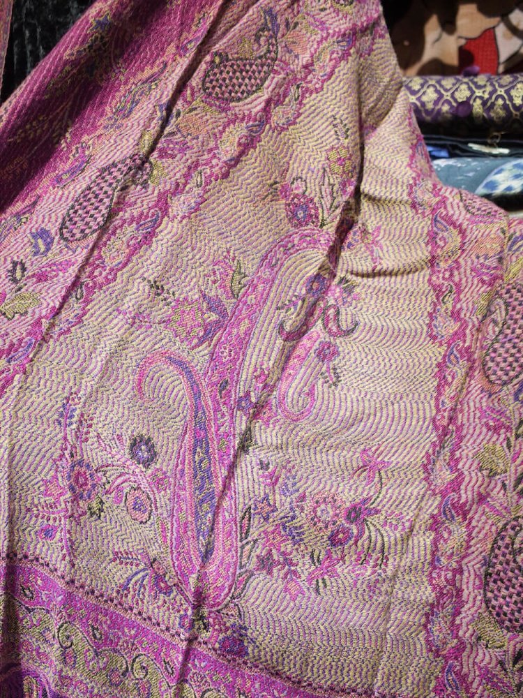 Vintage Ƚ Stole Purple&Pink Paisley