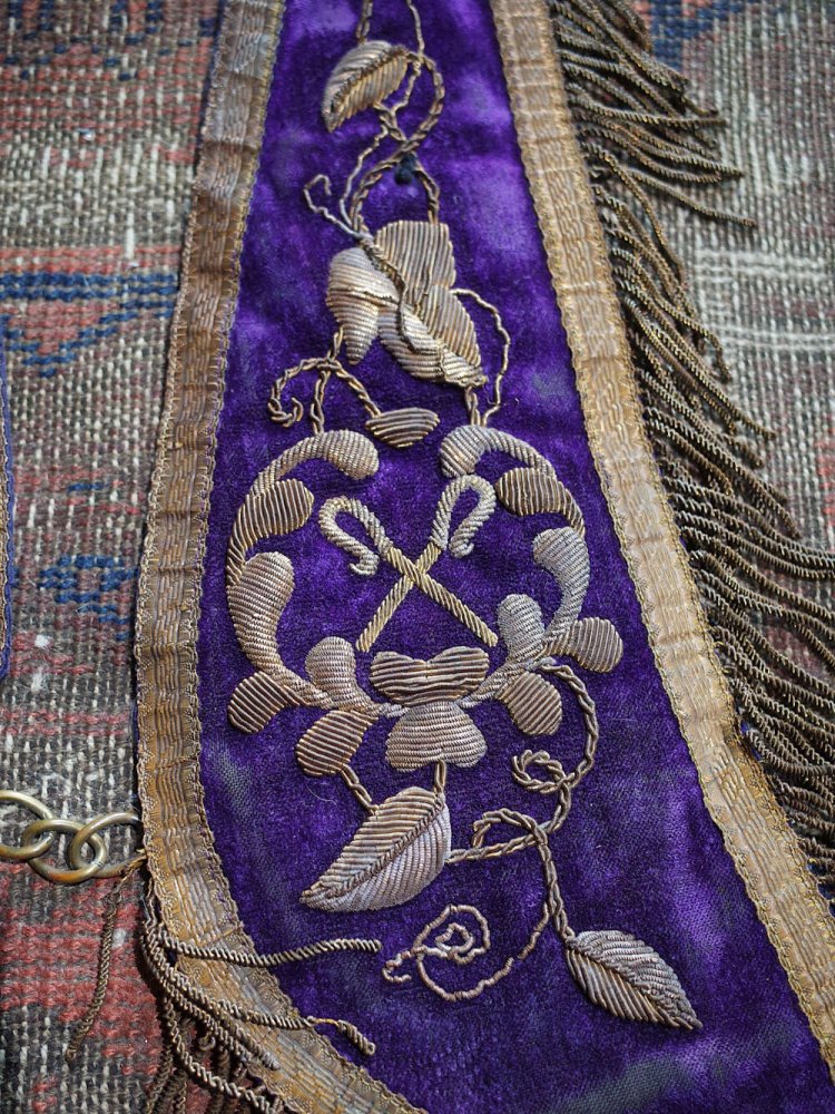 "ODD FELLOWS" Early 1900s Velvet Metal Embroidery Collar