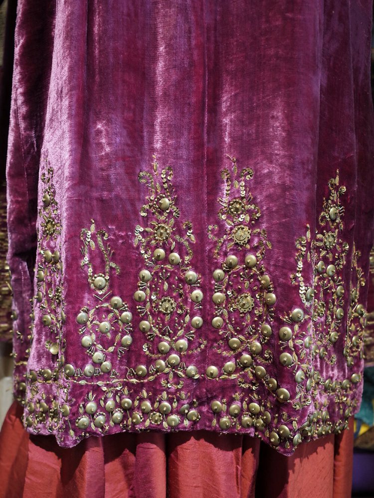 c.1960s Smoky Pink Velvet Chinese Metal Bijou Embroidery Gown