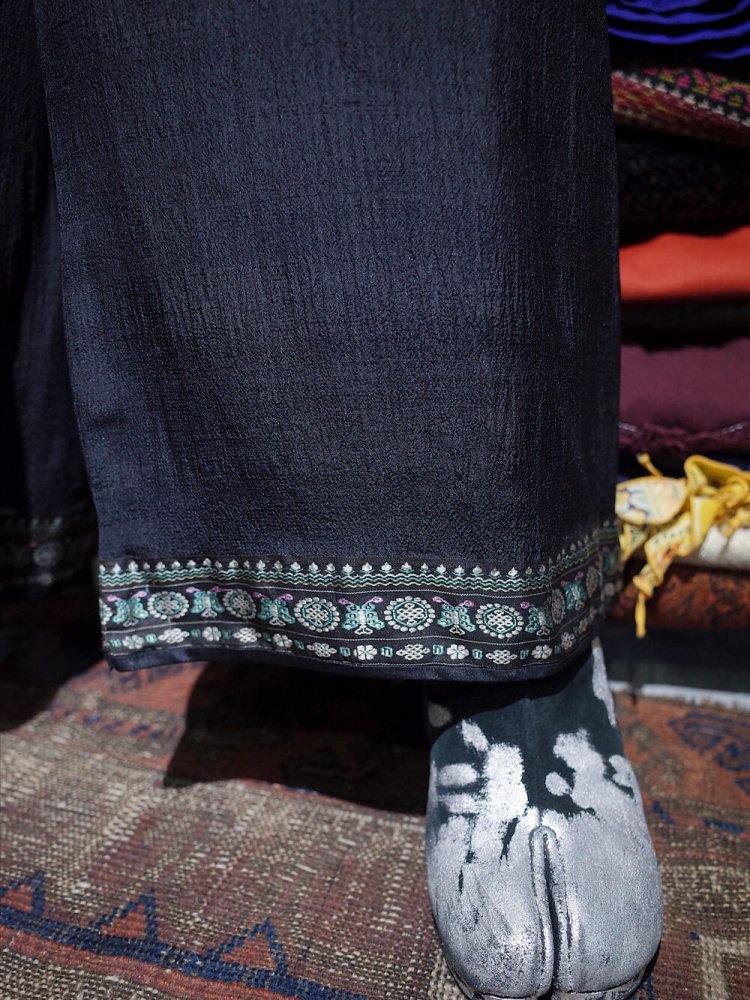 c.1930s Black Chinese Embroidery Silk Setup