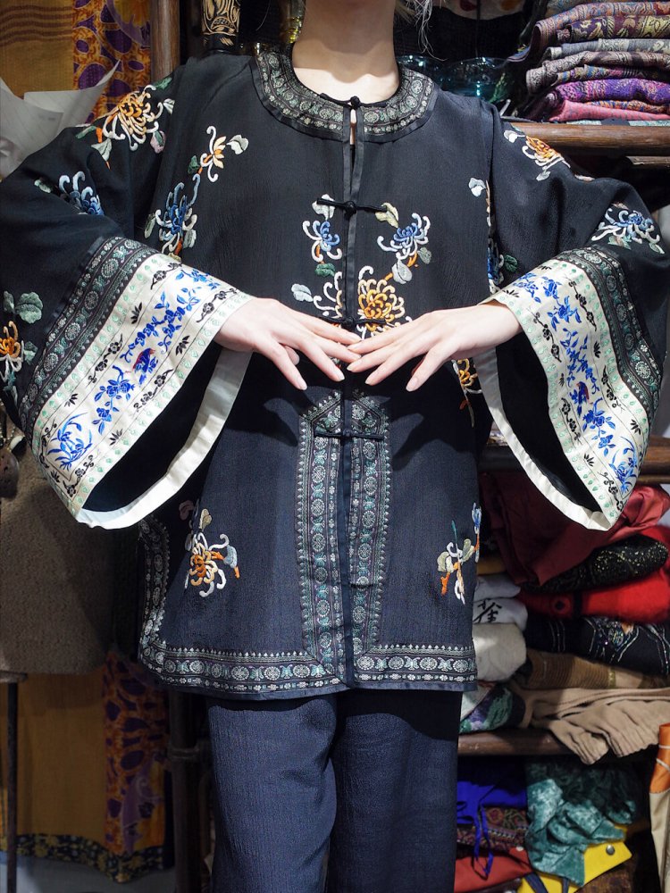 c.1930s Black Chinese Embroidery Silk Setup