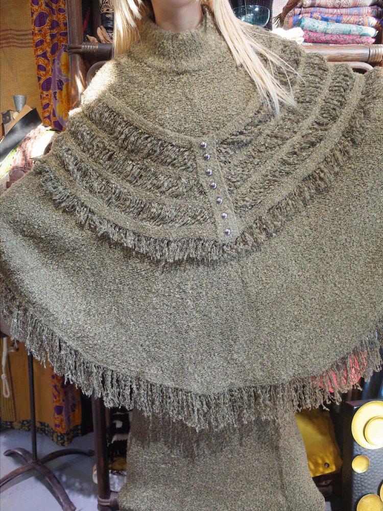 Fringe Poncho Set up